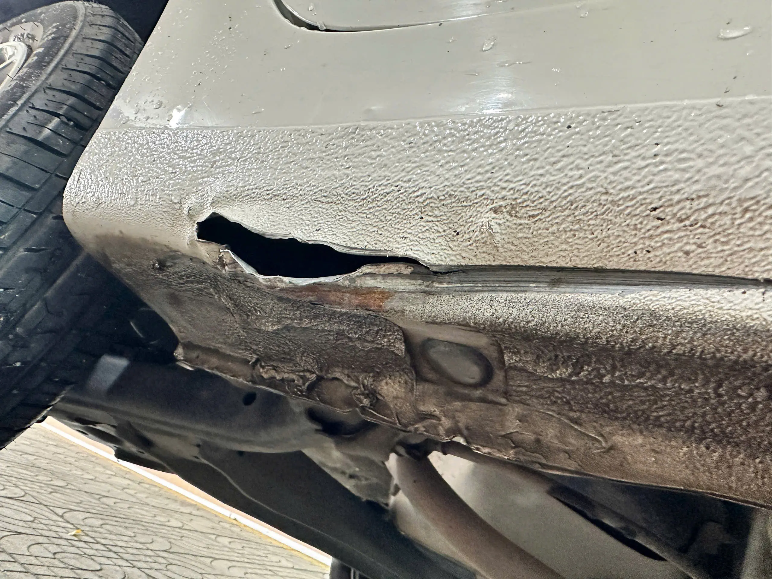 Phủ lencos gầm xe