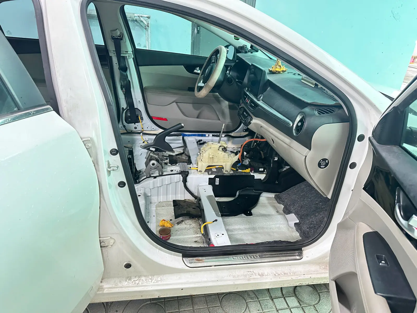 ve-sinh-noi-that-cho-o-to-tai-auto-tay-bac
