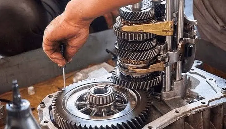 Sửa Chữa Hộp Số Ô Tô: Dấu Hiệu Hư Hỏng Và Chi Phí Cần Biết