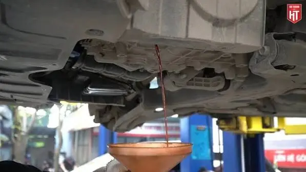 Thay Dầu Nhớt Ô Tô Đúng Định Kỳ Giúp Bảo Vệ Động Cơ Ra Sao?