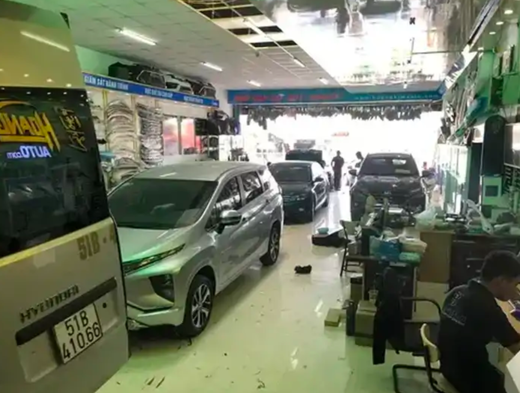 Mặt ca lăng Mazda | Chính hãng giá rẻ tại Ô tô Hoàng Kim